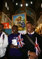 Bevándorlóknak tartanak londoni misét